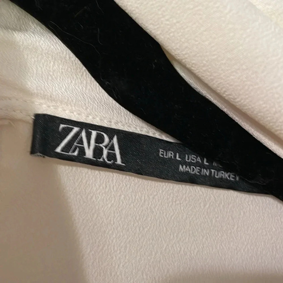 Zara NWOT sheer off white blouse with button details size large - Picture 3 of 8